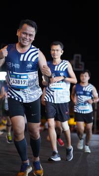 BIB: 1070, 43817, 44209
                            <button type="button" onclick="openModal(23086561)" class="btn btn-primary btn-sm float-right btn-popup" data-toggle="modal" data-target=".modal-high-quality">
                        <i class="fas fa-shopping-cart"></i> Add to Cart
                    </button>
                                            <button type="button" onclick="isThisMe(23086561, true)" class="btn btn-success btn-sm float-right btn-popup btn-isme hidden" data-toggle="tooltip" data-placement="bottom" title="นี่คือรูปของคุณใช่ไหม คลิกที่นี่เพื่อเอาเข้าอัลบั้ม">
                        <i class="fas fa-plus"></i> Add to album
                    </button>
                    <button type="button" onclick="isThisMe(23086561, false)" class="btn btn-warning btn-sm float-right btn-popup btn-isnotme hidden">
                        <i class="fas fa-ban"></i> Remove from album
                    </button>